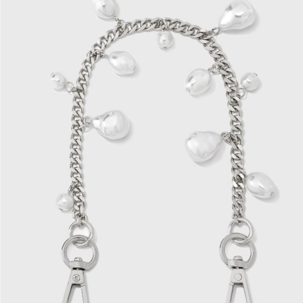 Chic Silver Chain with Pearl Drops